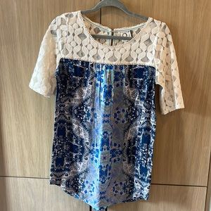 Anthropologie Tunic Top, Size Medium
